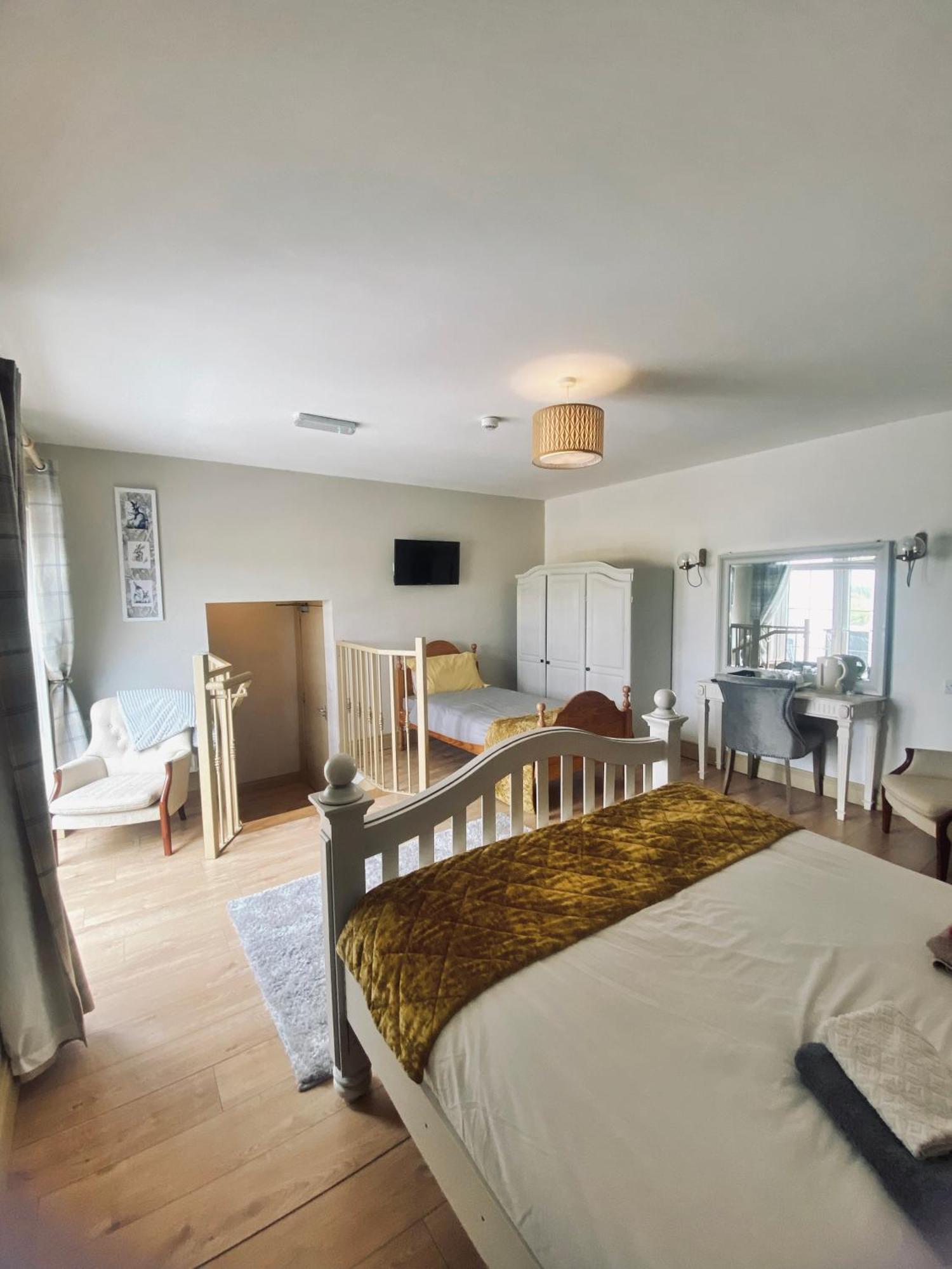 Dulrush Lodge Guest House, Restaurant And Self-Catering 벨릭 외부 사진
